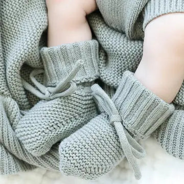Caden Lane Knit Newborn Bow Booties | Smoke