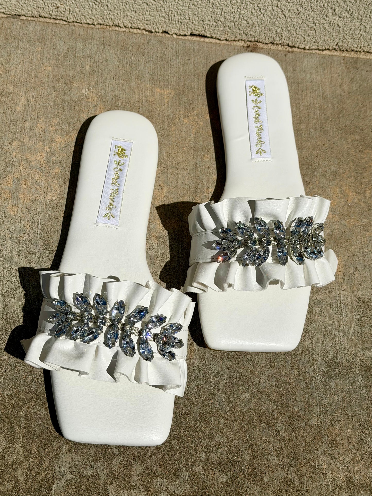 Camel Threads Olivia Sandal | White