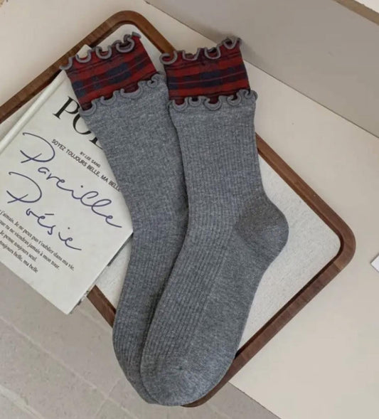 Ruffled Edge Plaid Winter Grey Socks