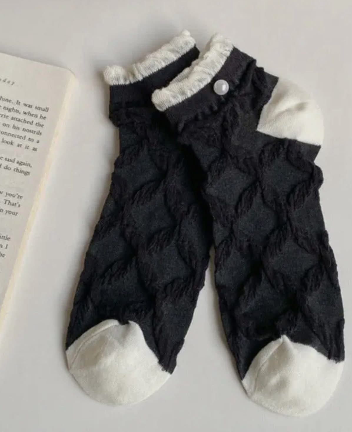 Ruffle Pearl Decorated Black Socks