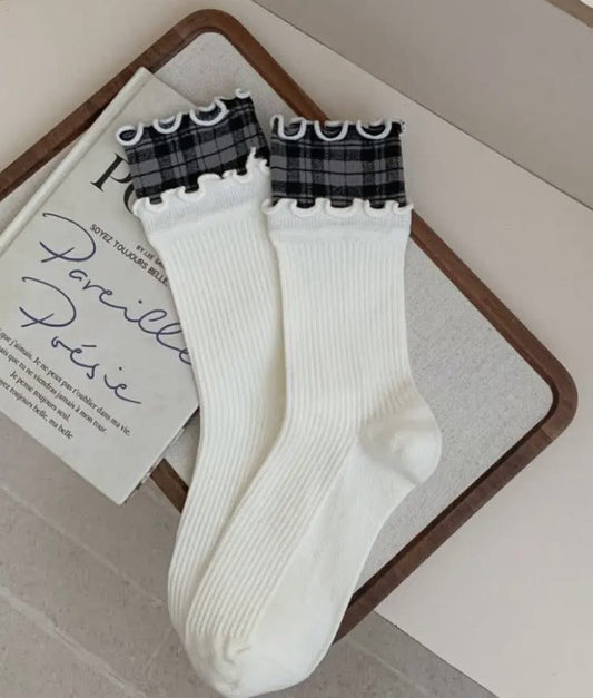 Ruffled Edge Plaid Winter White Socks