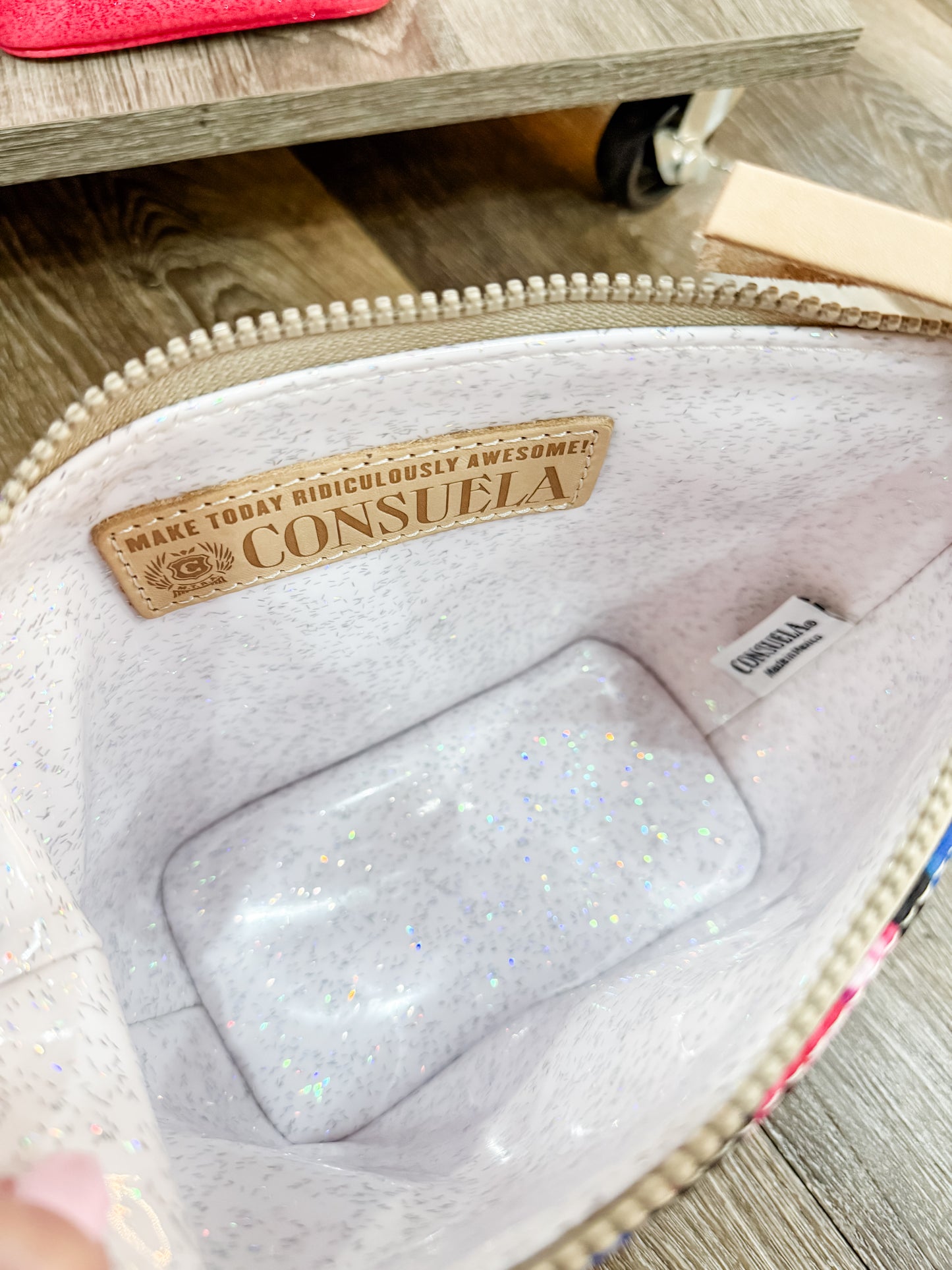 Consuela Large Tool Kit, Sam