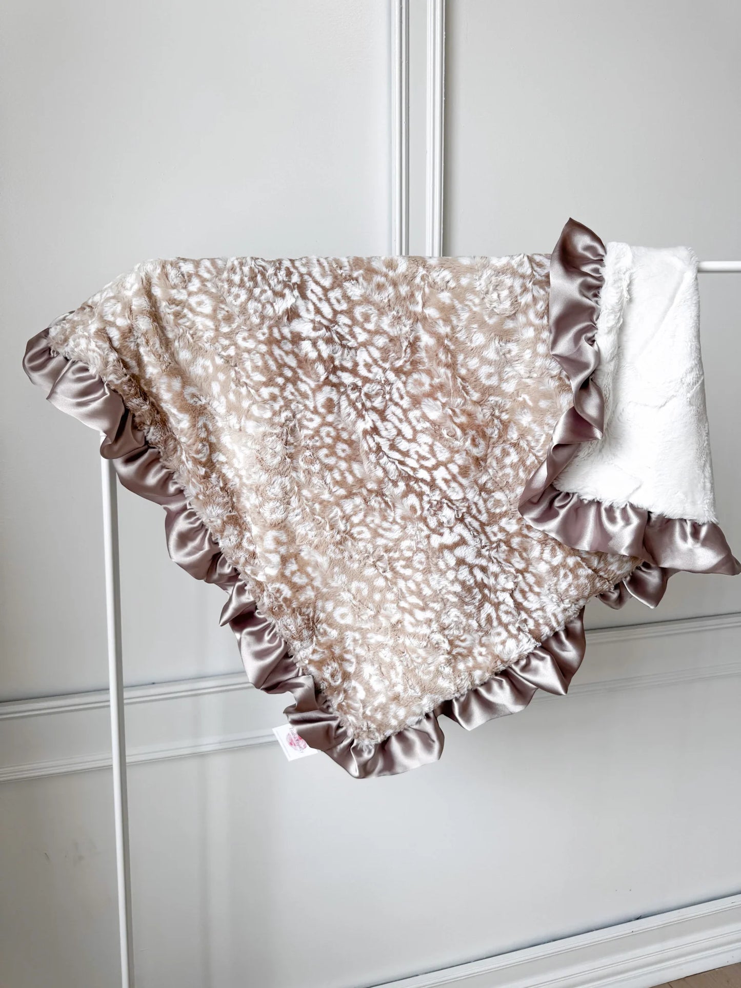Rockin Royalty Lux Cuddle Blanket | Lovely Leopard