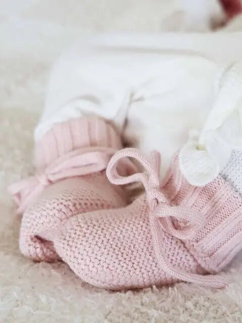 Caden Lane | Knit Newborn Bow Booties | Baby Pink